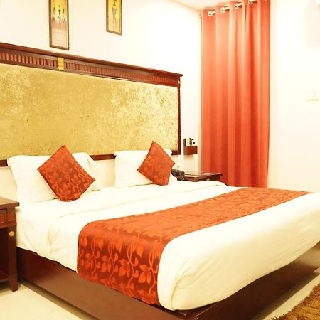 Hotel Eleven Heights ,Bhopal Exterior foto